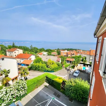 Ema Lara Apartman *