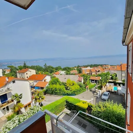 Ema Lara Apartman *